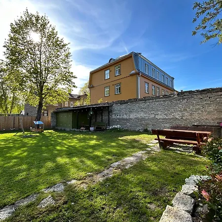 Apartment Garden Next To Telliskivi & Old Town Tallinn