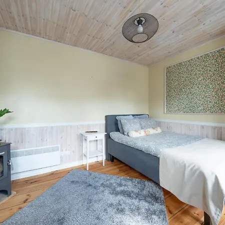 Garden Next To Telliskivi & Old Town 아파트 탈린